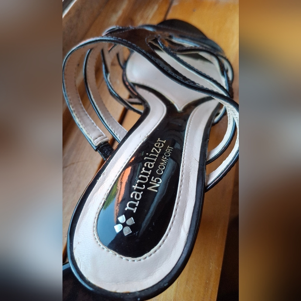 Naturalizer Sandals - Picture 11 of 12